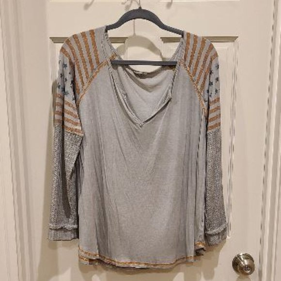 NWOT POL Gray Top with Stars and Stripes Size Small - Picture 2 of 3